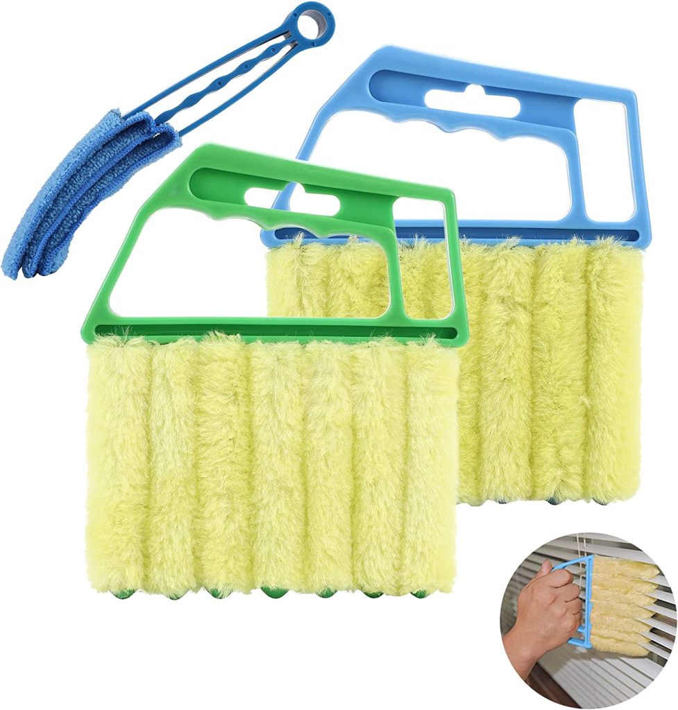 Finger duster for cleaning blinds and vents