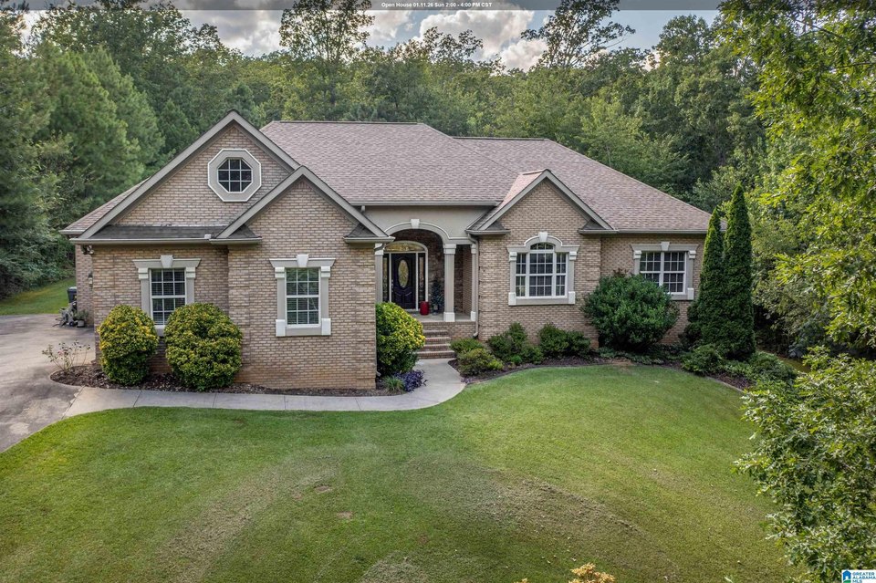 Deep house cleaning services in Alexandria, AL for kitchens, bathrooms, and living areas