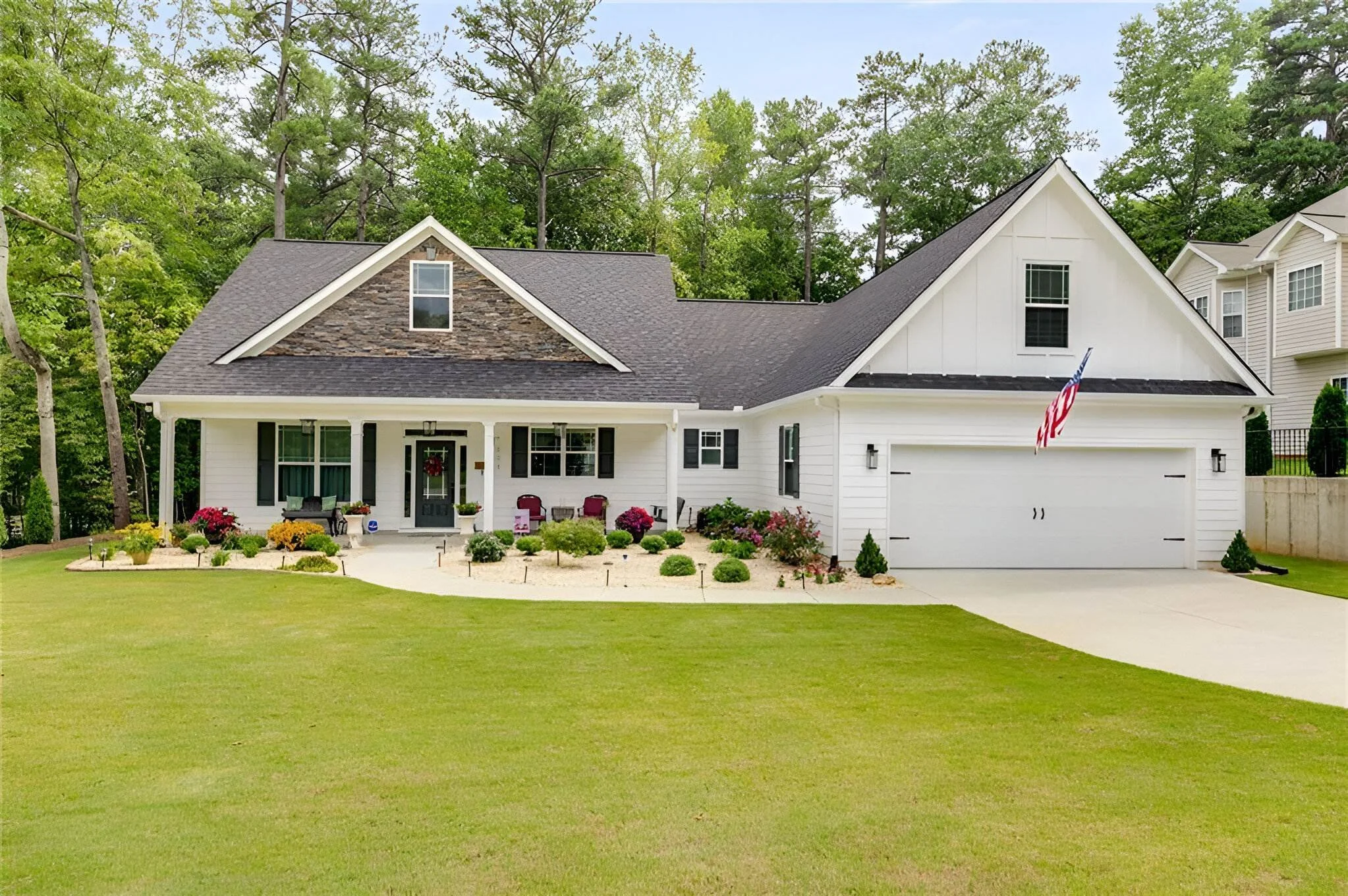 Deep house cleaning services in Fairfield Plantation, GA for kitchens, bathrooms, and living areas