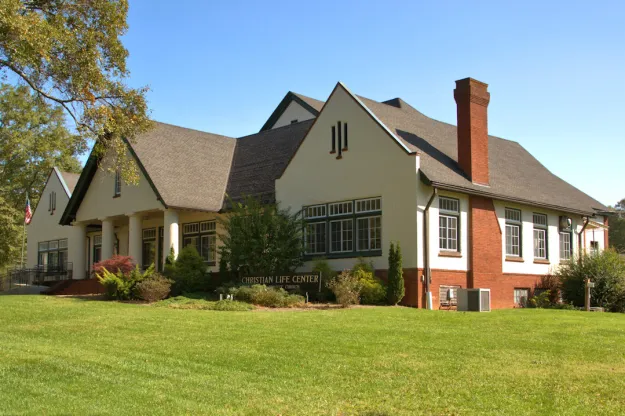 Deep house cleaning services in Lindale, GA for kitchens, bathrooms, and living areas