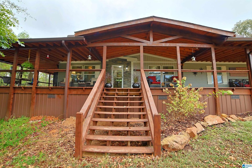 Deep house cleaning services in Lineville, AL for kitchens, bathrooms, and living areas
